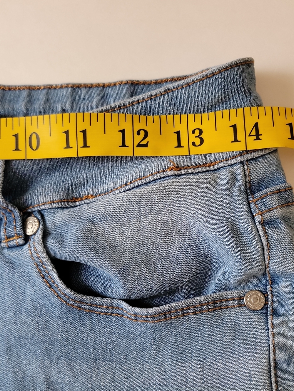Tahari Girls Button‑Fly Capris · Medium Wash Denim · Size 8 Emily Style - Picture 6 of 15